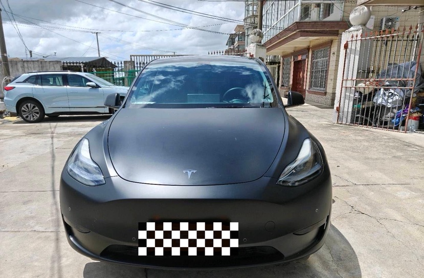 Tesla Model Y 2023 car image #2