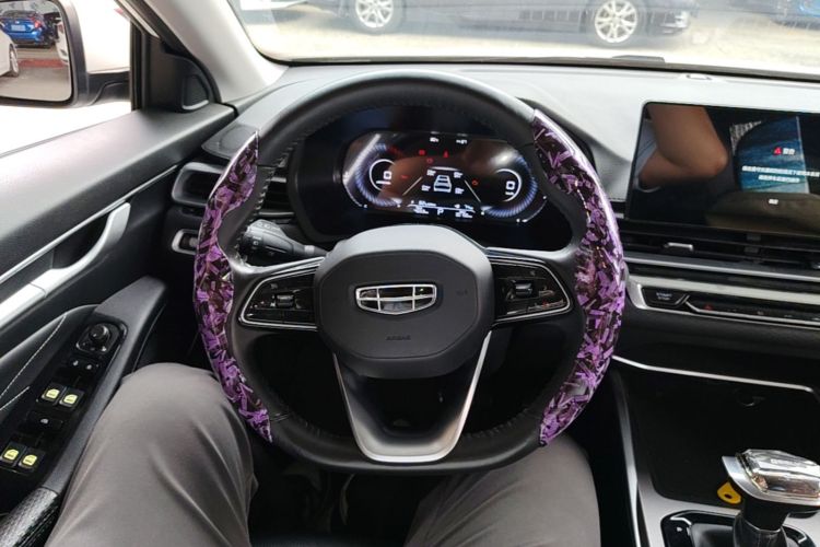 GEELY Emgrand 2022 car image #16