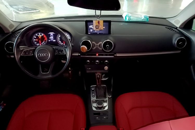 Audi A3 2019 immagine di auto #10