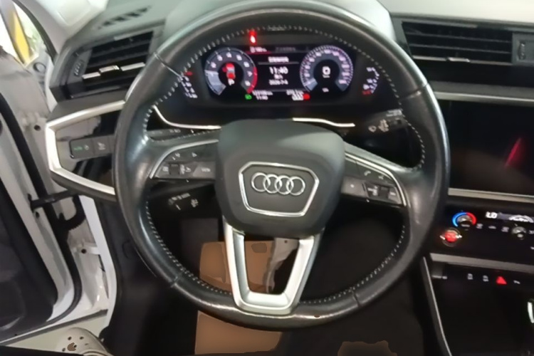 Audi Q3 2019 #11 Audi Q3 2019 car image #11