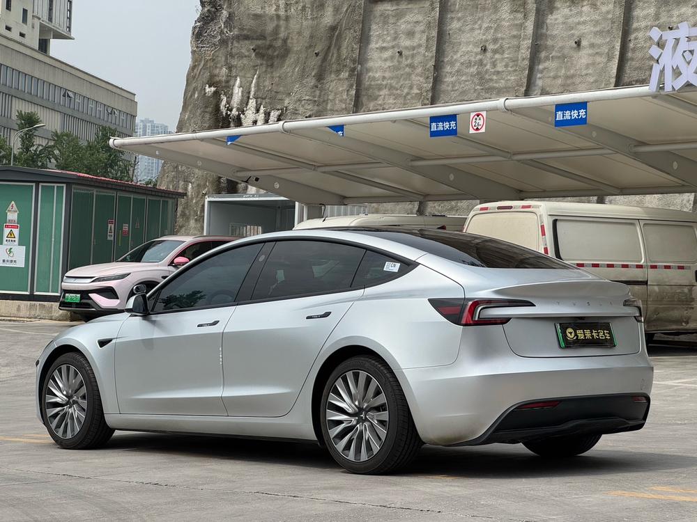 Tesla Model 3 2025 car image #4