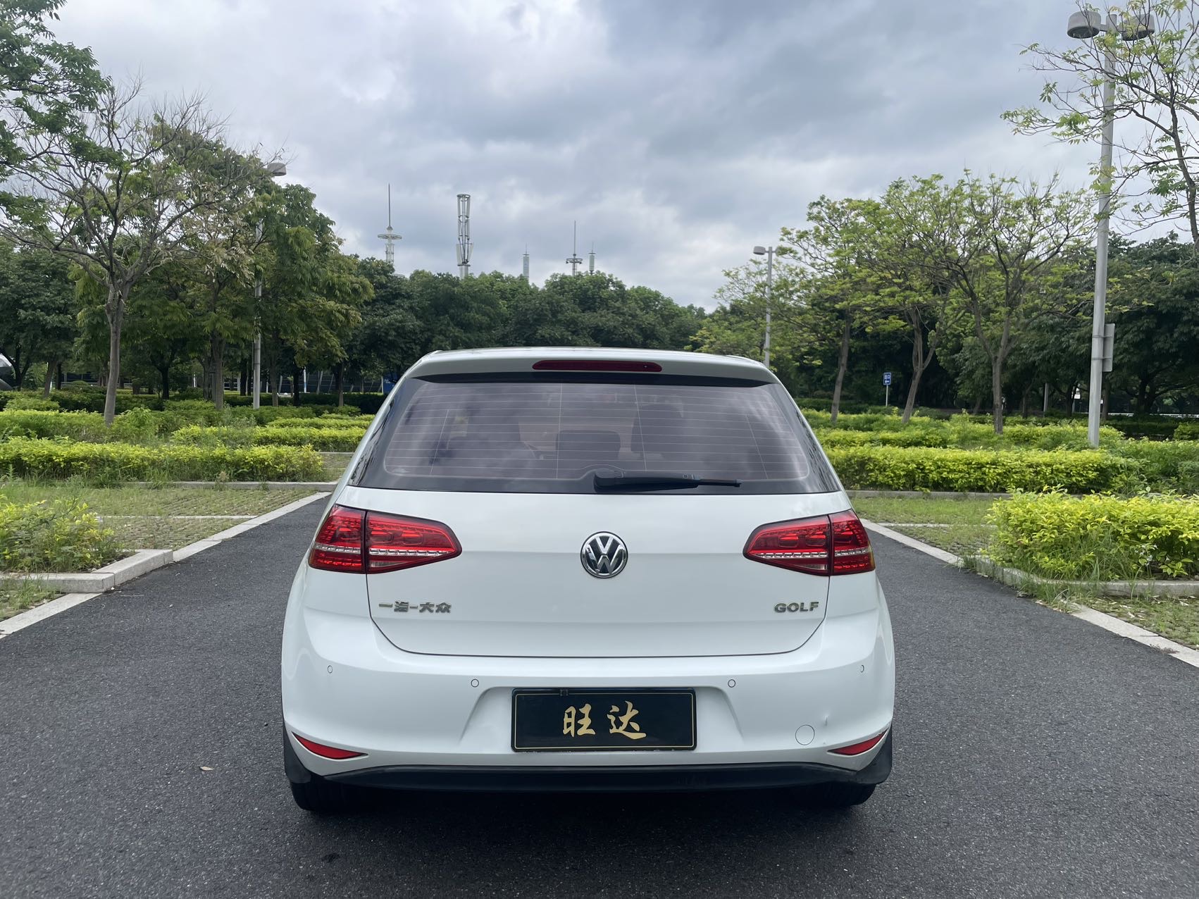 Volkswagen Golf 2014 car image #8