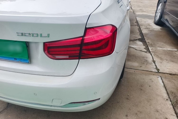 BMW 3 Series 2017 #8 BMW 3 Series 2017 car image #8