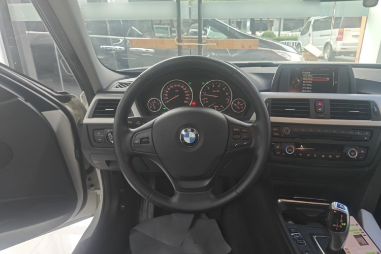 BMW 3 Series 2015 #15 BMW 3 Series 2015 car image #15