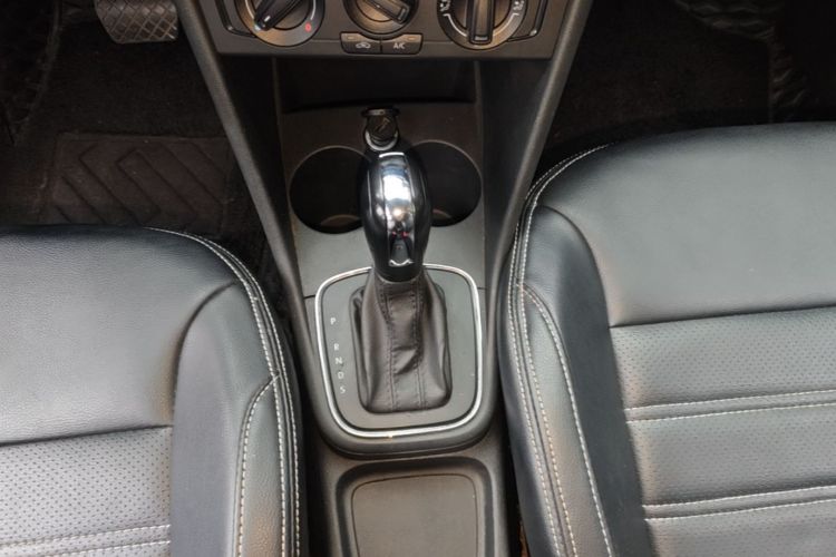 Volkswagen Polo 2016 #14 Volkswagen Polo 2016 car image #14