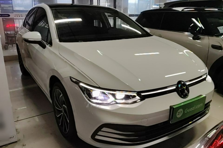 Volkswagen Golf 2021 car image #4