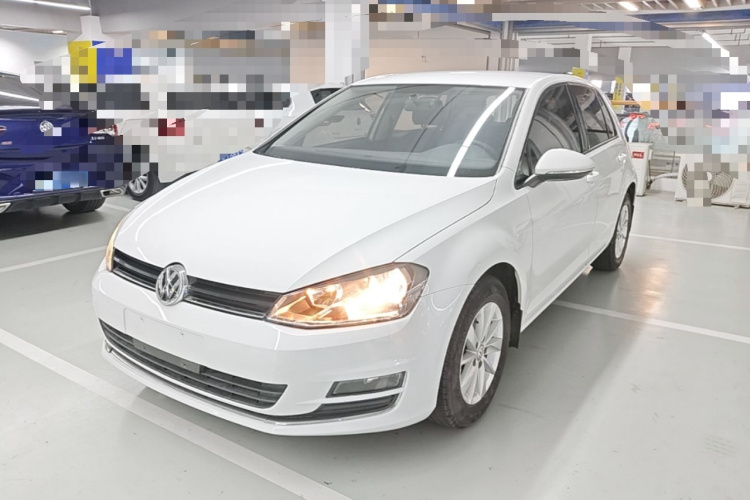 Volkswagen Golf 2017 car image #2