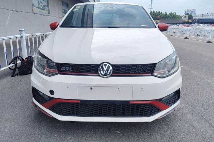 Volkswagen Polo 2017 car image #3