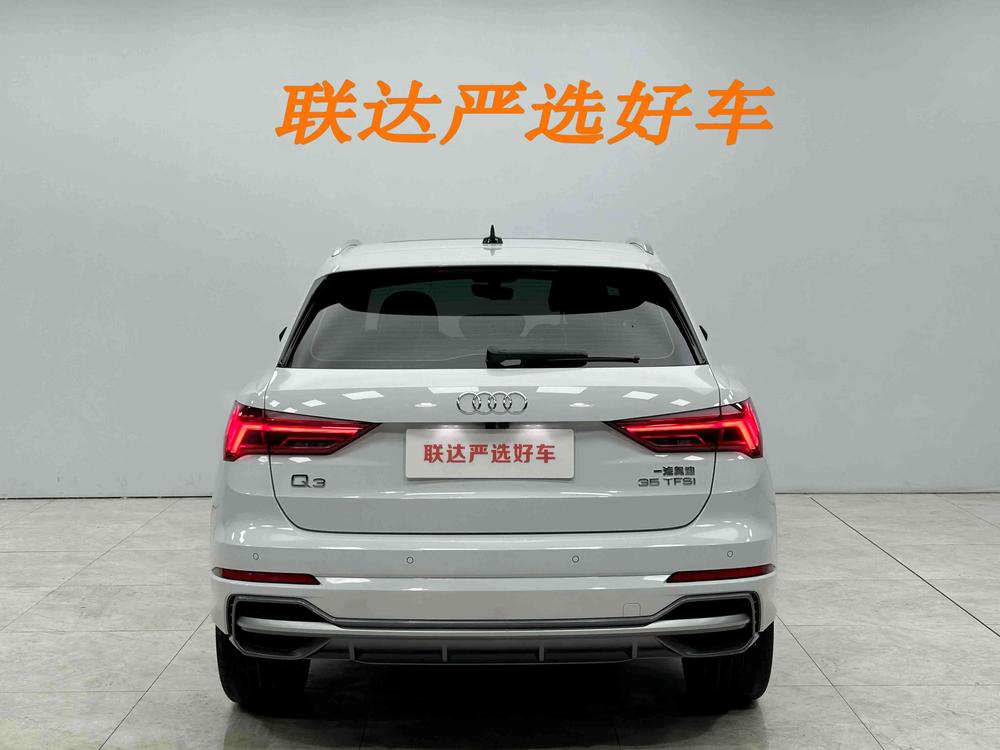 Audi Q3 2022 car image #5