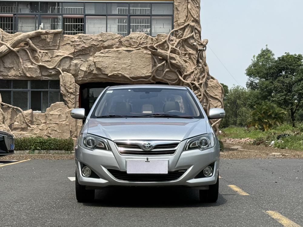 Toyota Corolla (Classic) 2015 #2 Toyota Corolla (Classic) 2015 immagine di auto #2