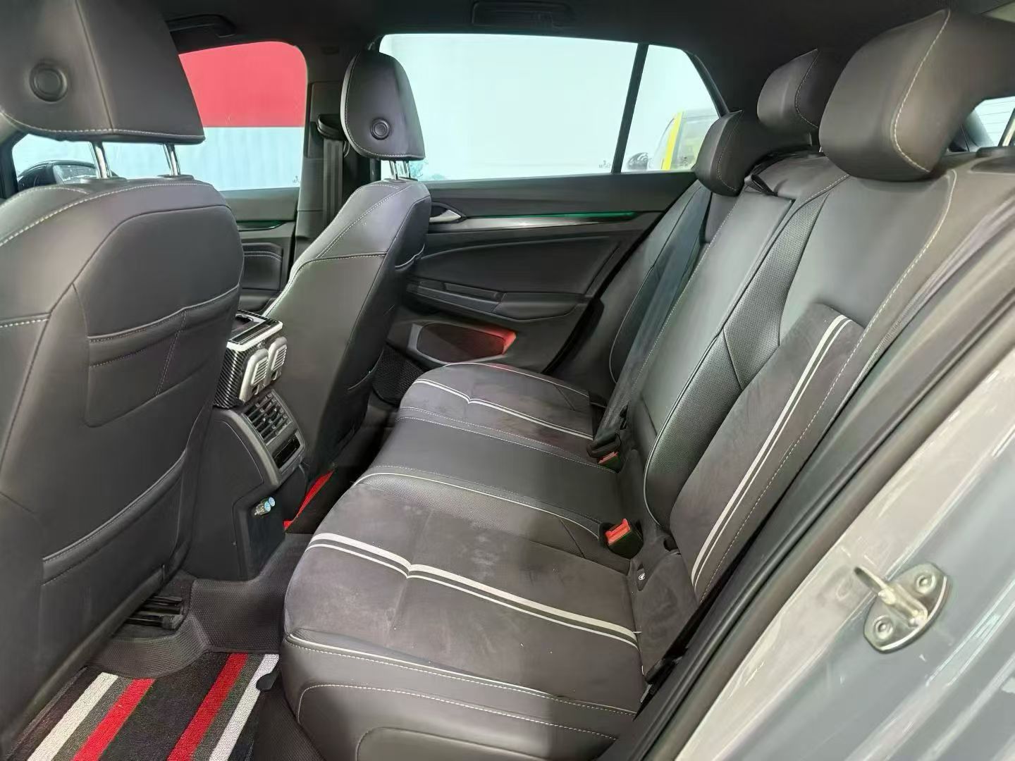 Volkswagen Golf 2024 immagine di auto #6