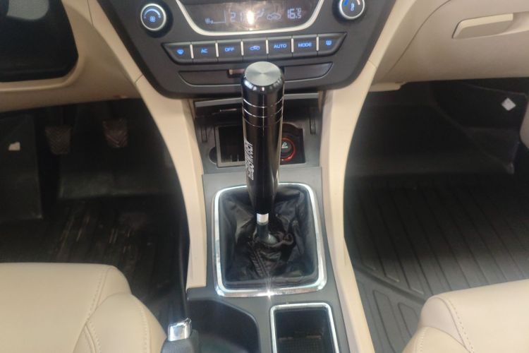 GEELY Emgrand 2017 изображение автомобиля #14