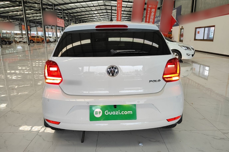 Volkswagen Polo 2015 car image #6