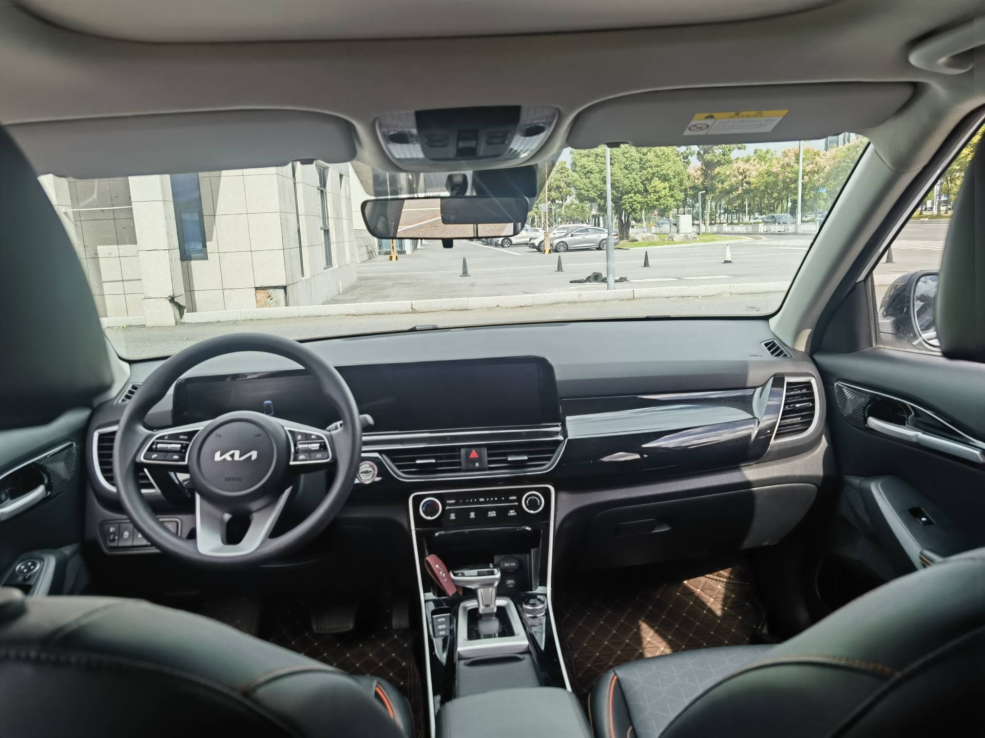 Kia Seltos 2024 car image #7