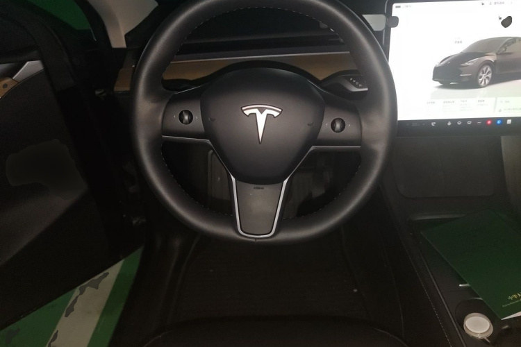 Tesla Model Y 2023 #15 Tesla Model Y 2023 car image #15