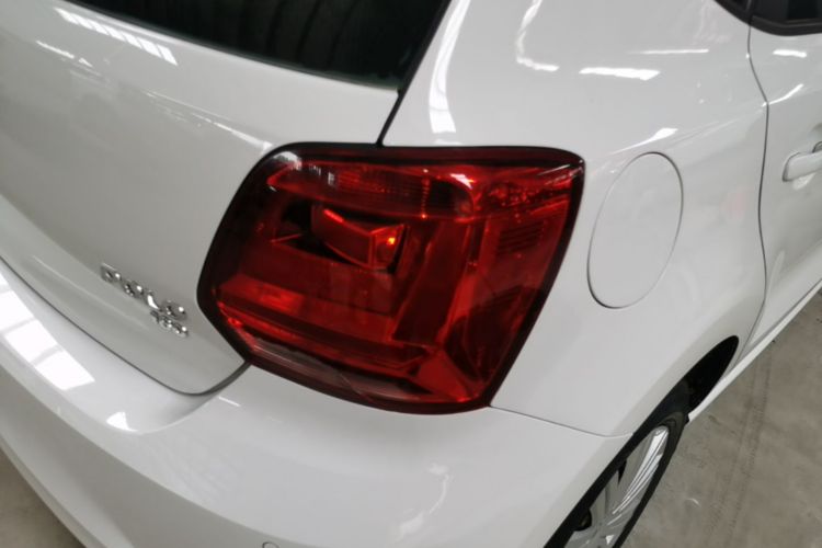 Volkswagen Polo 2017 car image #8