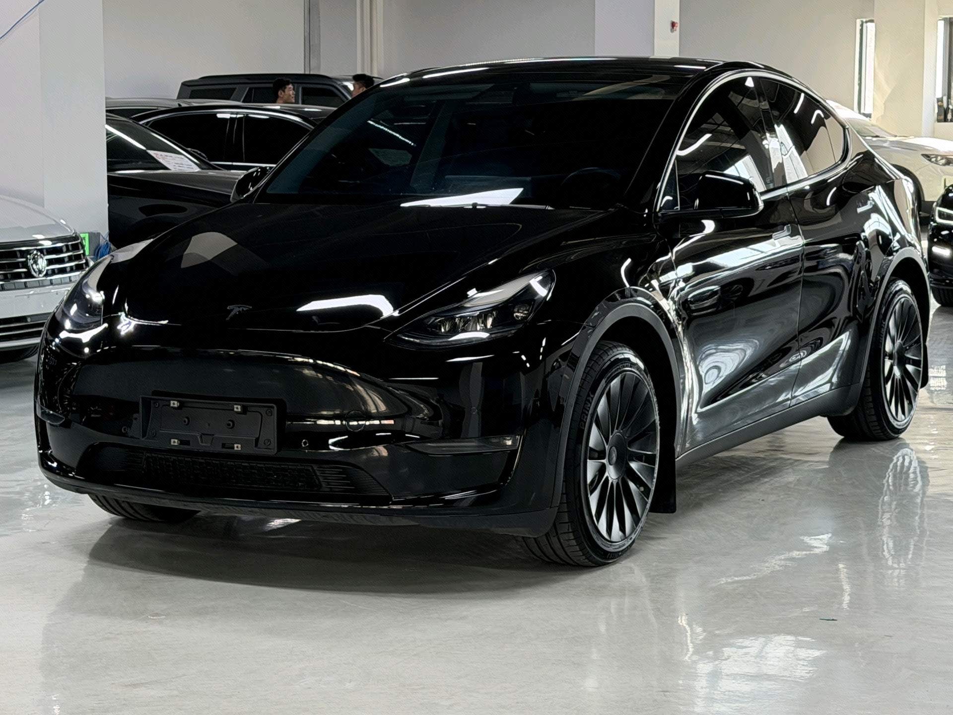 Tesla Model Y 2023 car image 