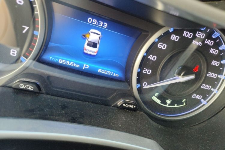 GEELY Emgrand 2017 car image #10