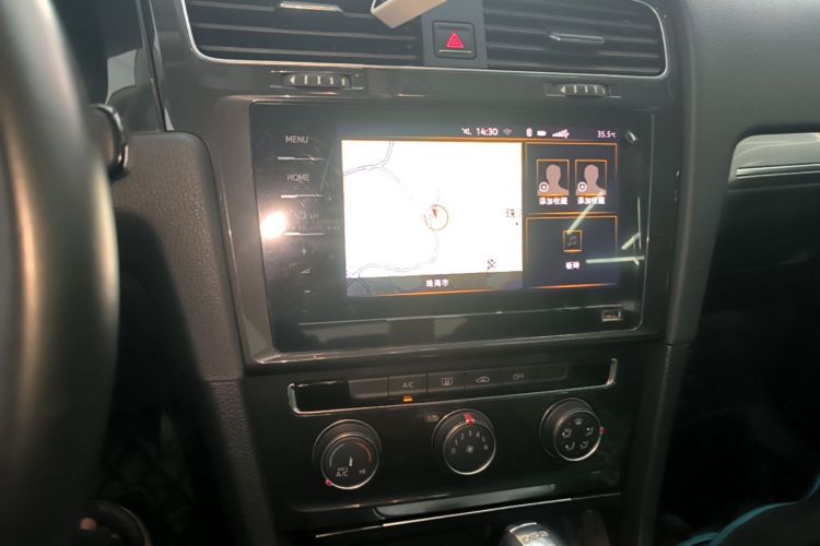 Volkswagen Golf 2020 car image #17