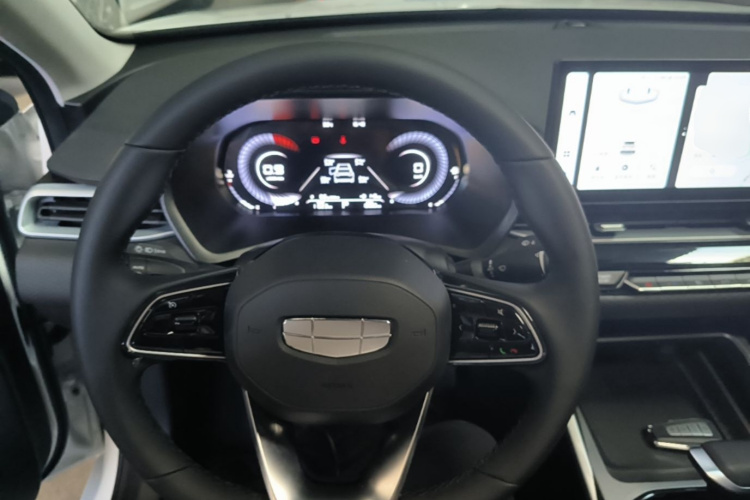GEELY Emgrand 2024 car image #11