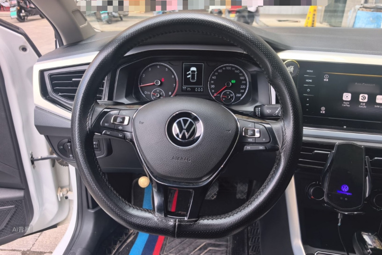 Volkswagen Polo 2022 car image #12