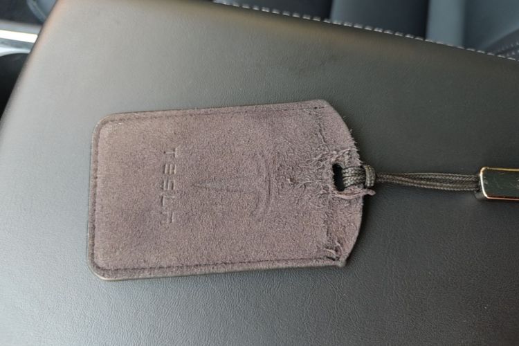 Tesla Model Y 2021 car image #9