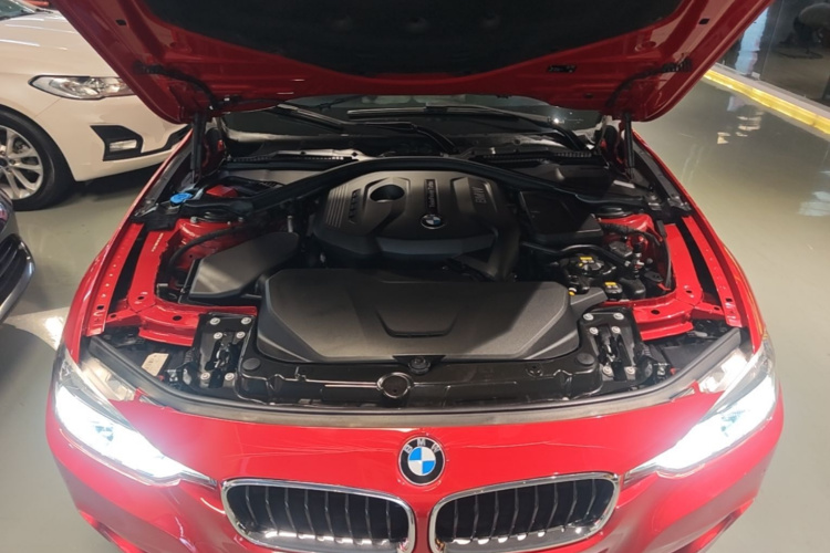 BMW 3 Series 2018 #22 BMW 3 Series 2018 car image #22