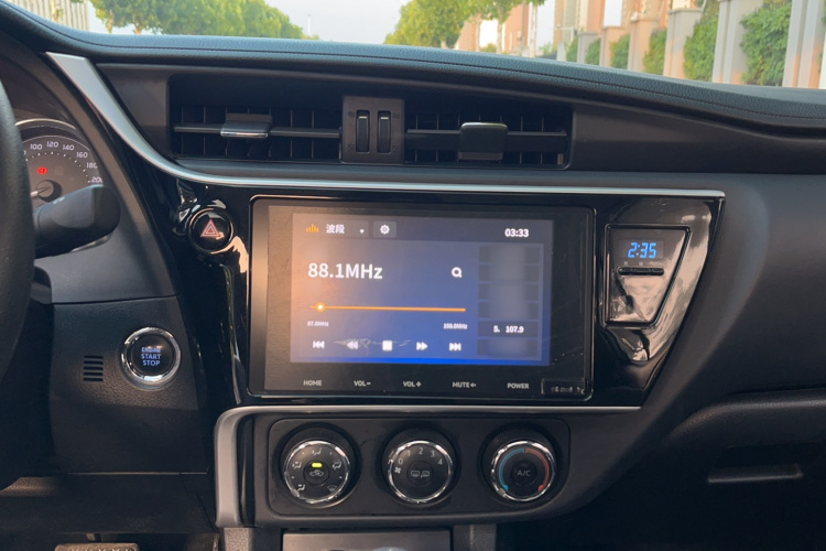 Toyota Corolla 2019 car image #16