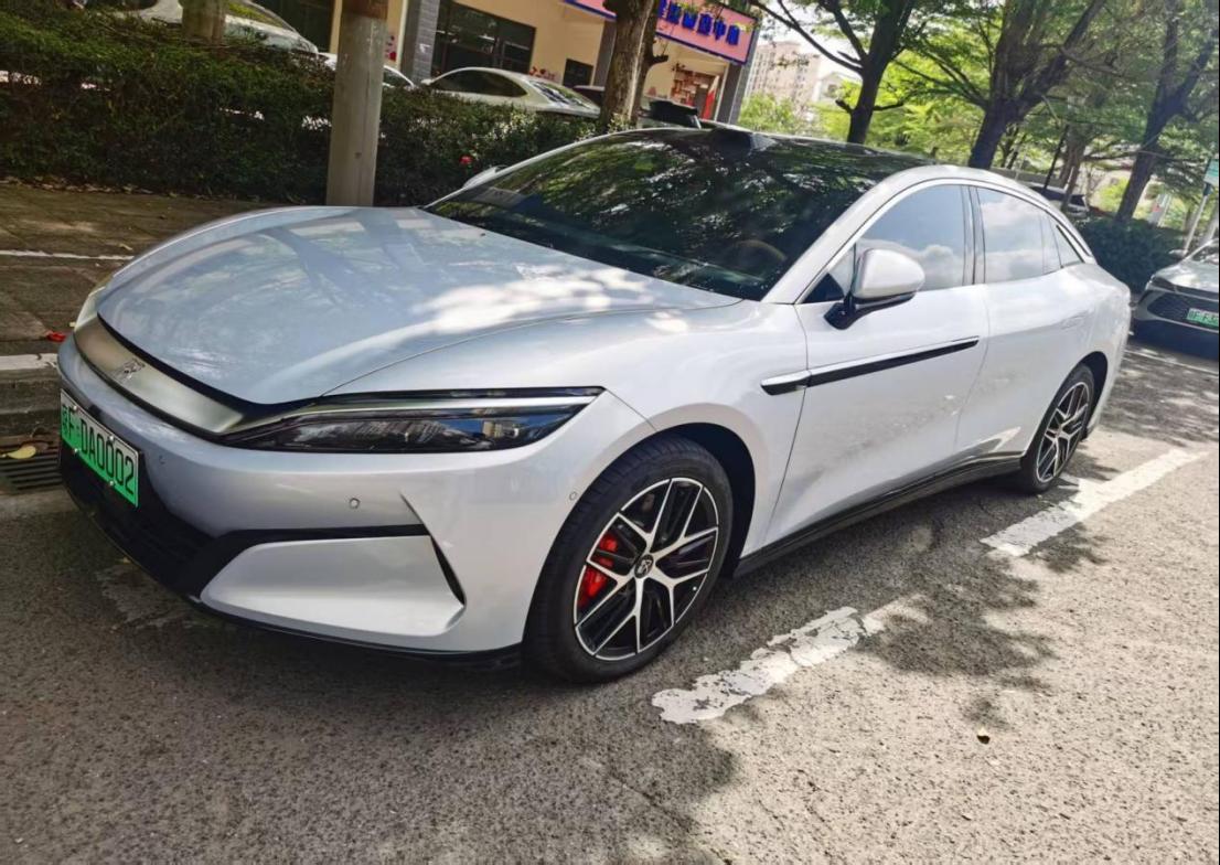BYD HanL 2025 BYD HanL 2025 car image