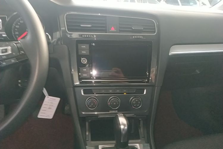 Volkswagen Golf 2020 imagem de carro #13