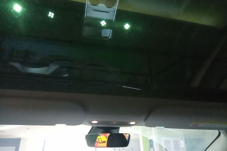 Tesla Model 3 2021 car image #18