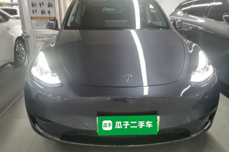 Tesla Model Y 2022 #3 Tesla Model Y 2022 car image #3