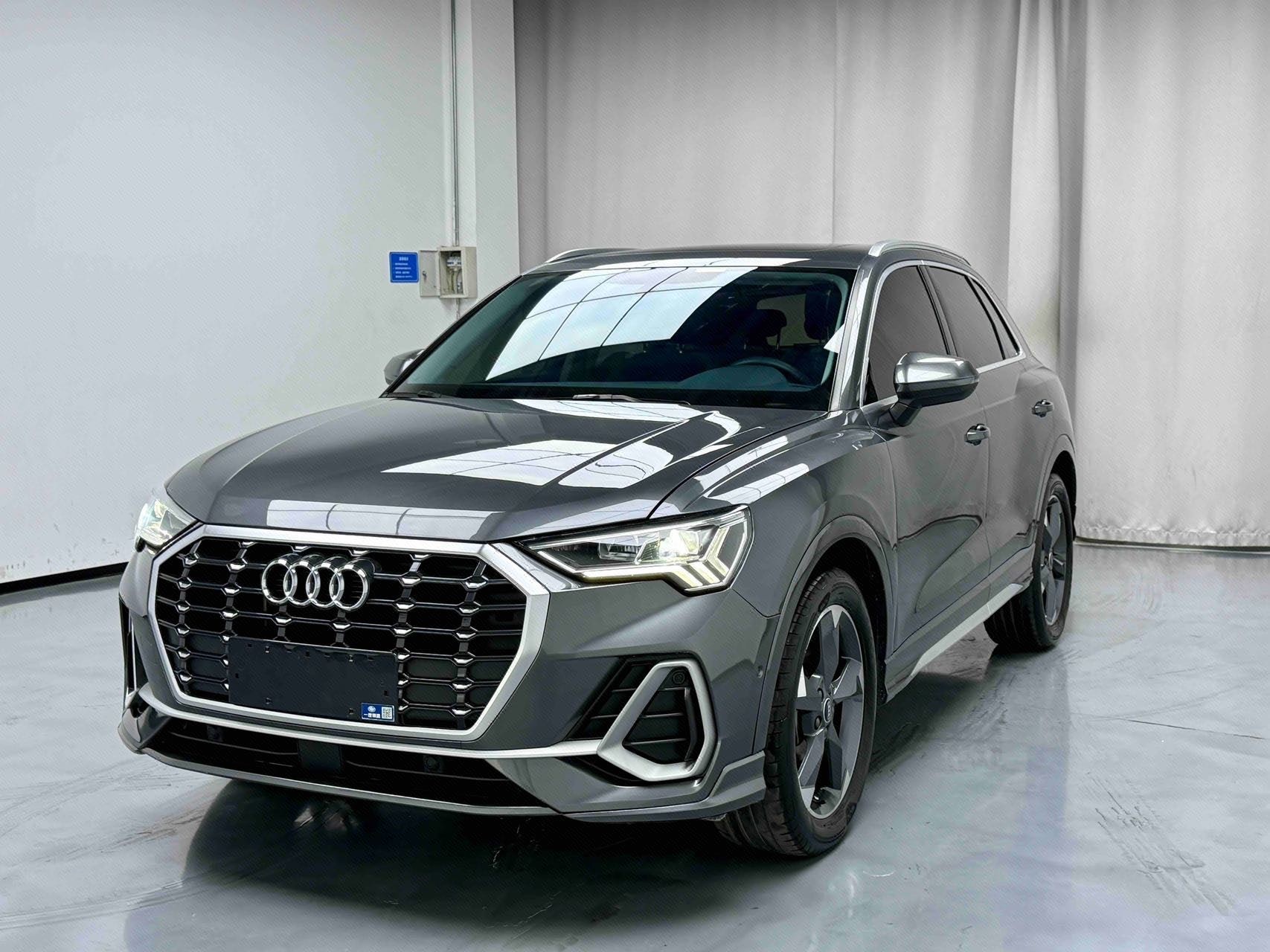 Audi Q3 2023 Audi Q3 2023 car image