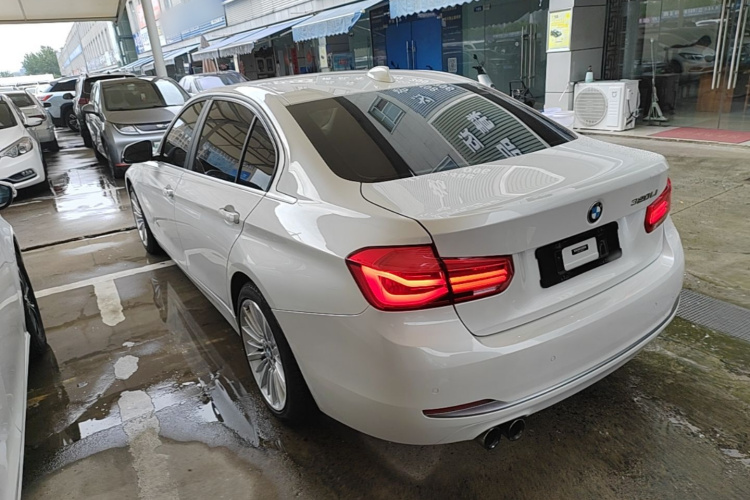 BMW 3 Series 2018 car image #5