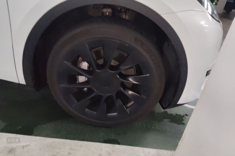 Tesla Model Y 2024 #9 Tesla Model Y 2024 car image #9