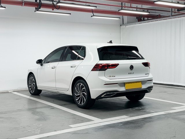 Volkswagen Golf 2024 #3 Volkswagen Golf 2024 صورة سيارة #3