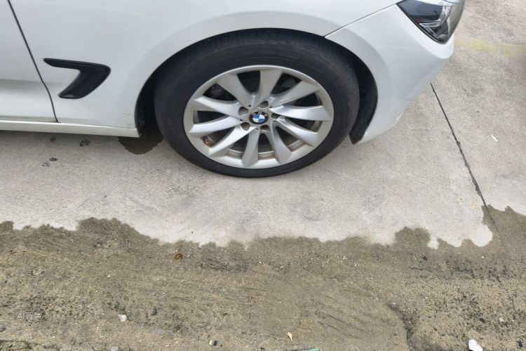 BMW 3 Series GT 2018 imagem de carro #9