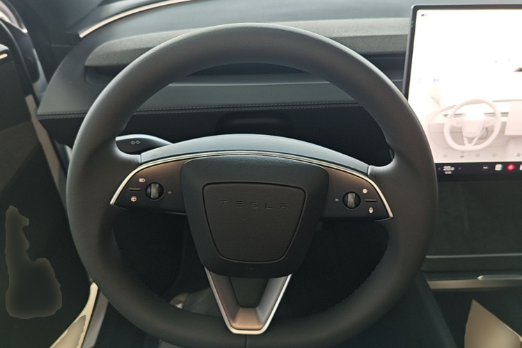 Tesla Model Y 2026 #11 Tesla Model Y 2026 car image #11