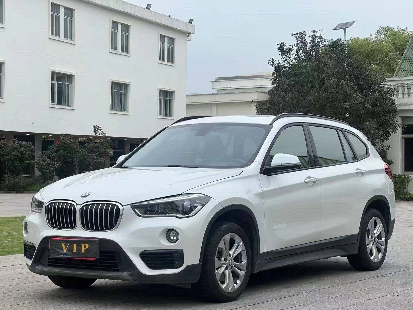 2017 2017 car image