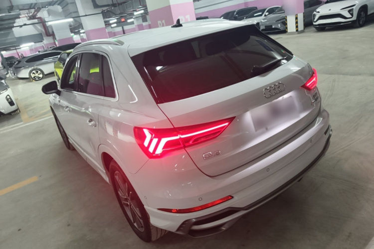 Audi Q3 2022 #5 Audi Q3 2022 car image #5