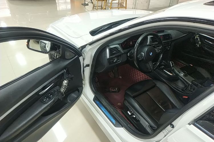 BMW 3 Series 2019 #16 BMW 3 Series 2019 car image #16