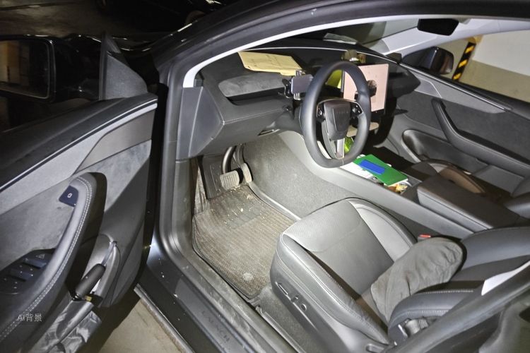 Tesla Model Y 2025 #18 Tesla Model Y 2025 car image #18