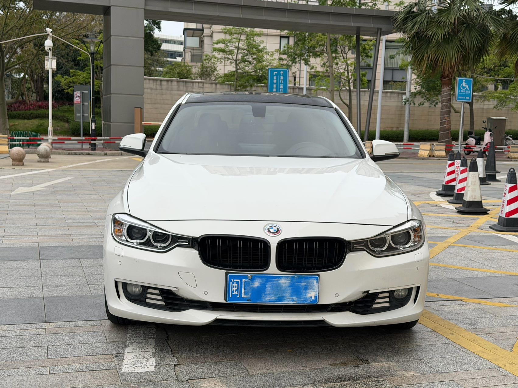 BMW 3 Series 2015 car image #2