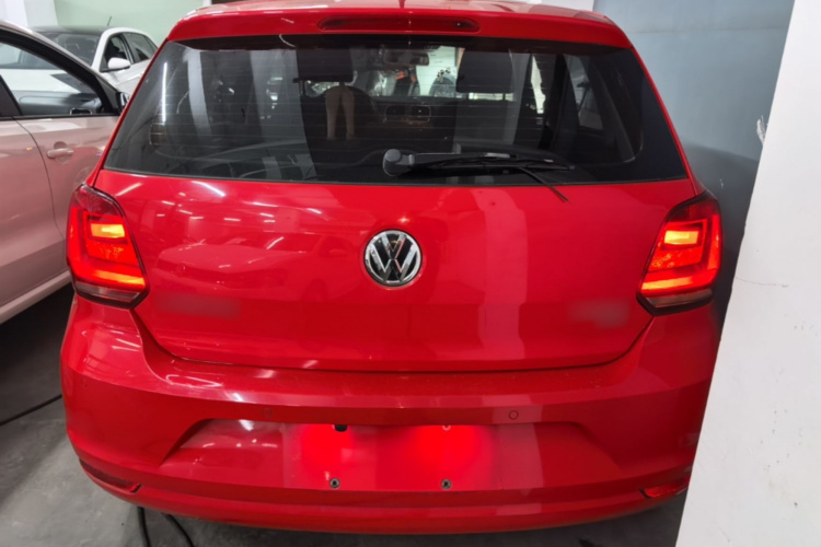Volkswagen Polo 2016 car image #6