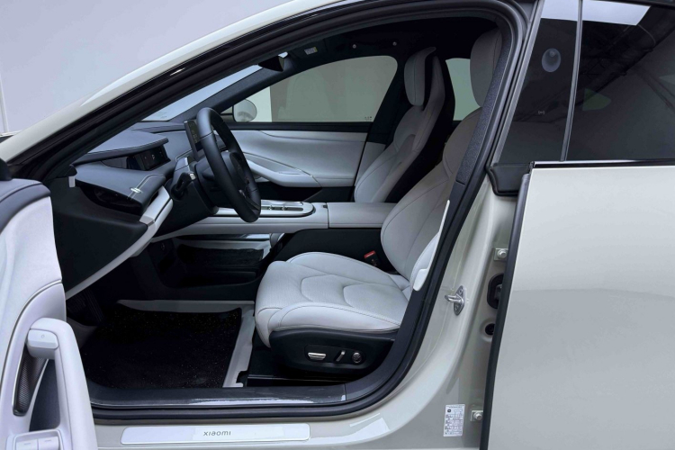 MI SU7 2025 car image #16