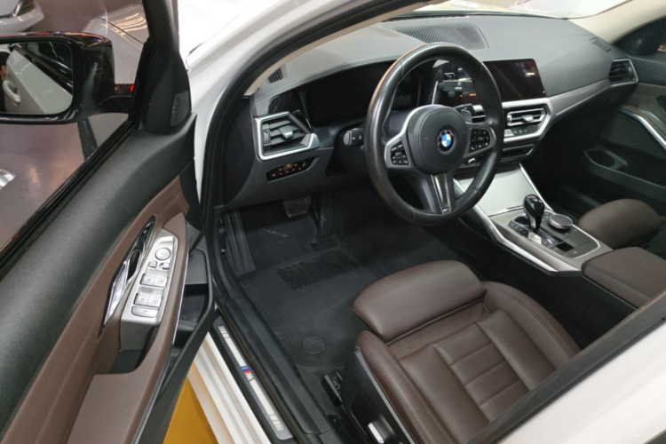 BMW 3 Series 2020 #16 BMW 3 Series 2020 car image #16