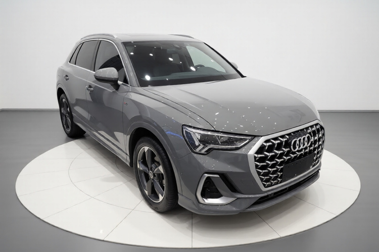 Audi Q3 2024 immagine di auto #6