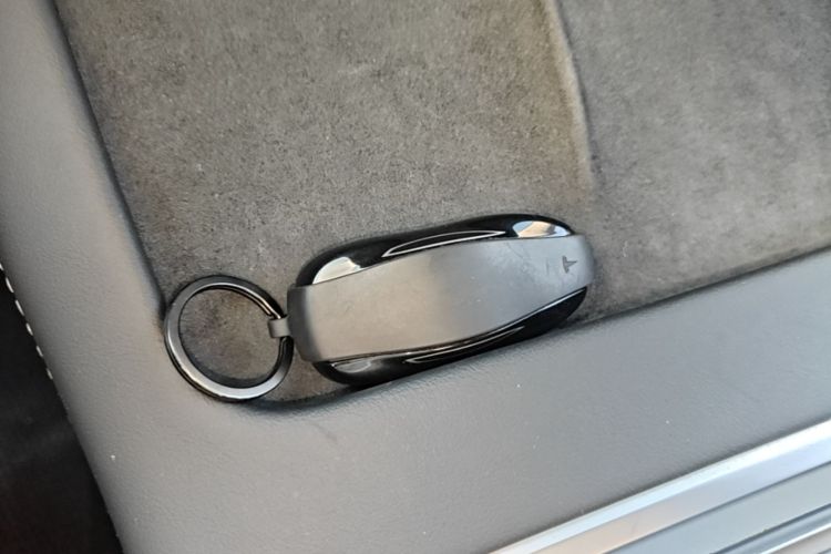 Tesla Model Y 2021 #9 Tesla Model Y 2021 car image #9