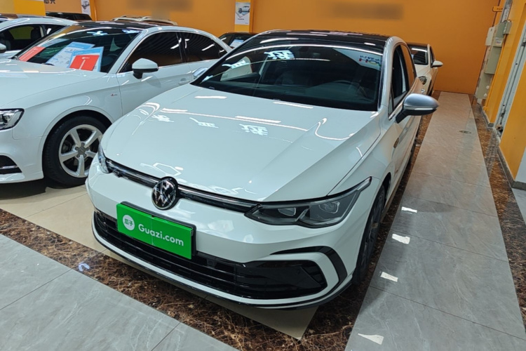 Volkswagen Golf 2022 car image #2