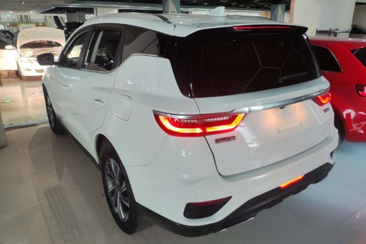 GEELY Vision X6 2020 immagine di auto #5